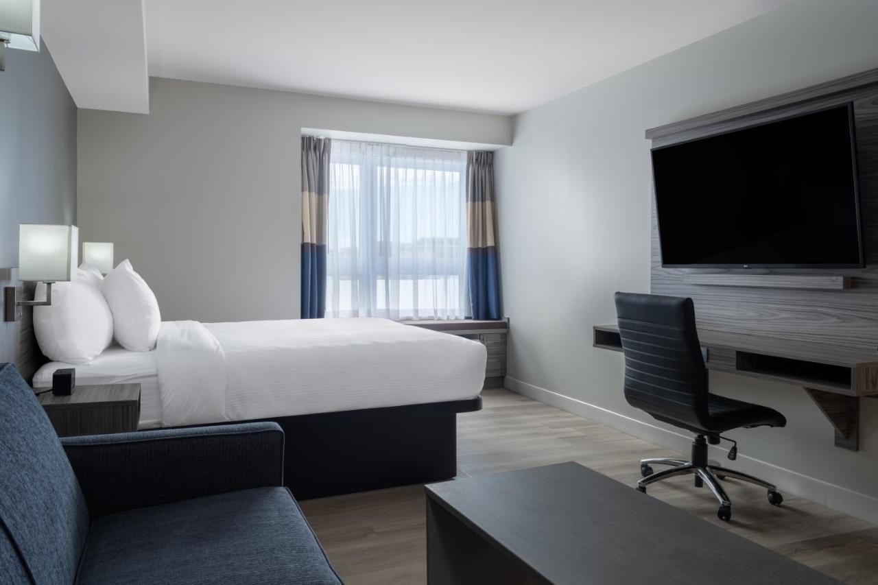 Microtel Inn & Suites By Wyndham Kanata Ottawa West Buitenkant foto