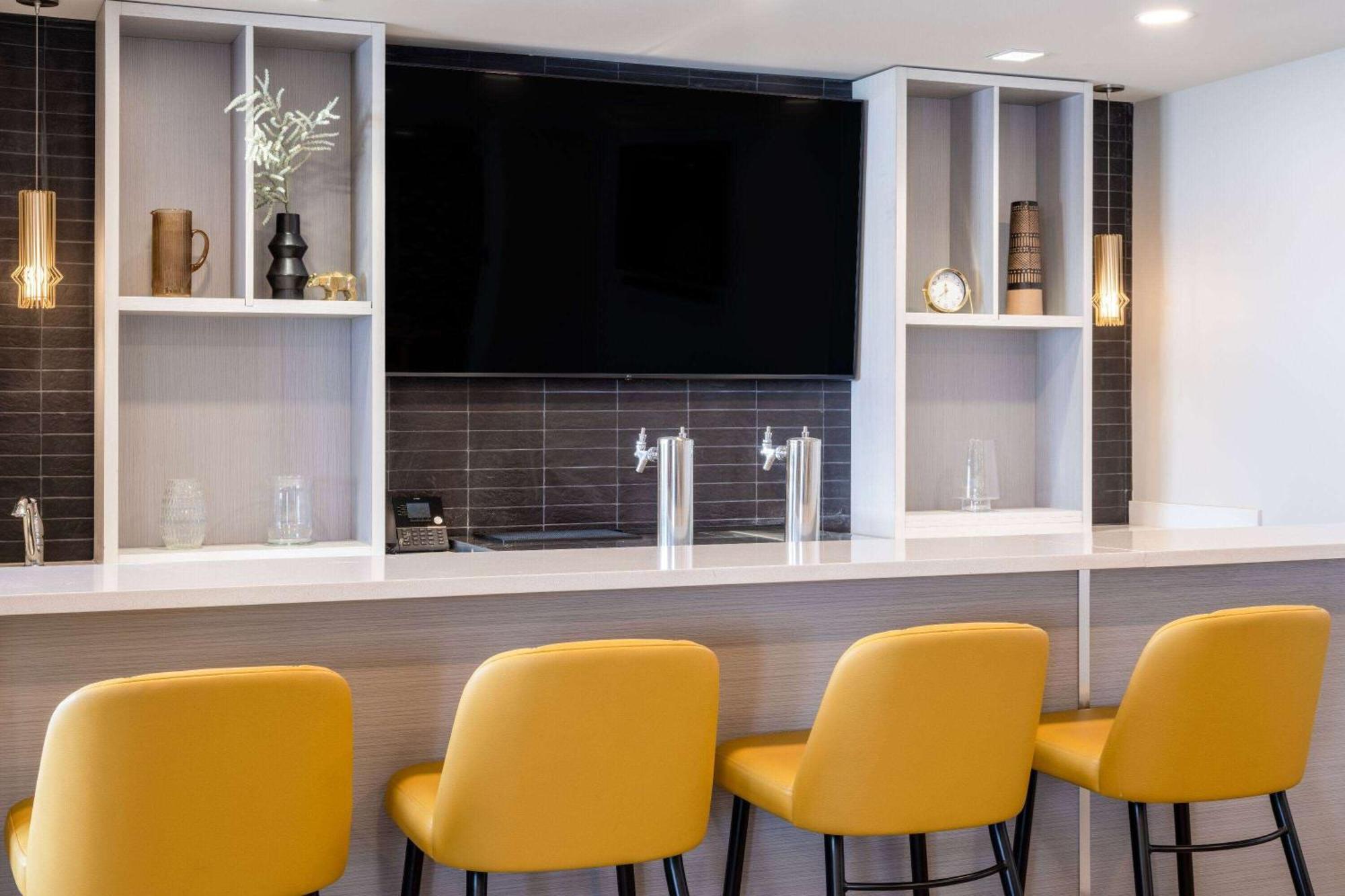 Microtel Inn & Suites By Wyndham Kanata Ottawa West Buitenkant foto