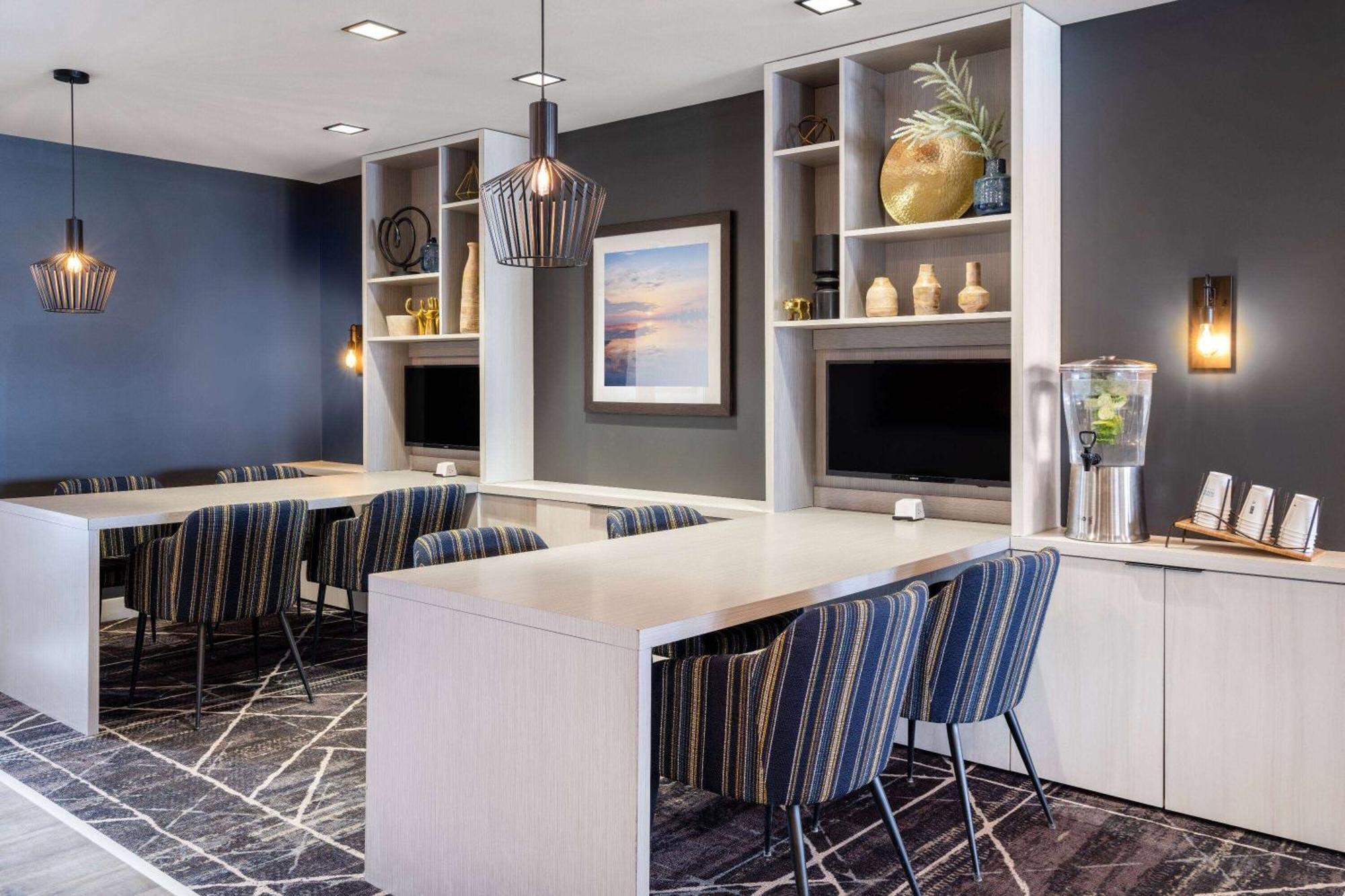 Microtel Inn & Suites By Wyndham Kanata Ottawa West Buitenkant foto