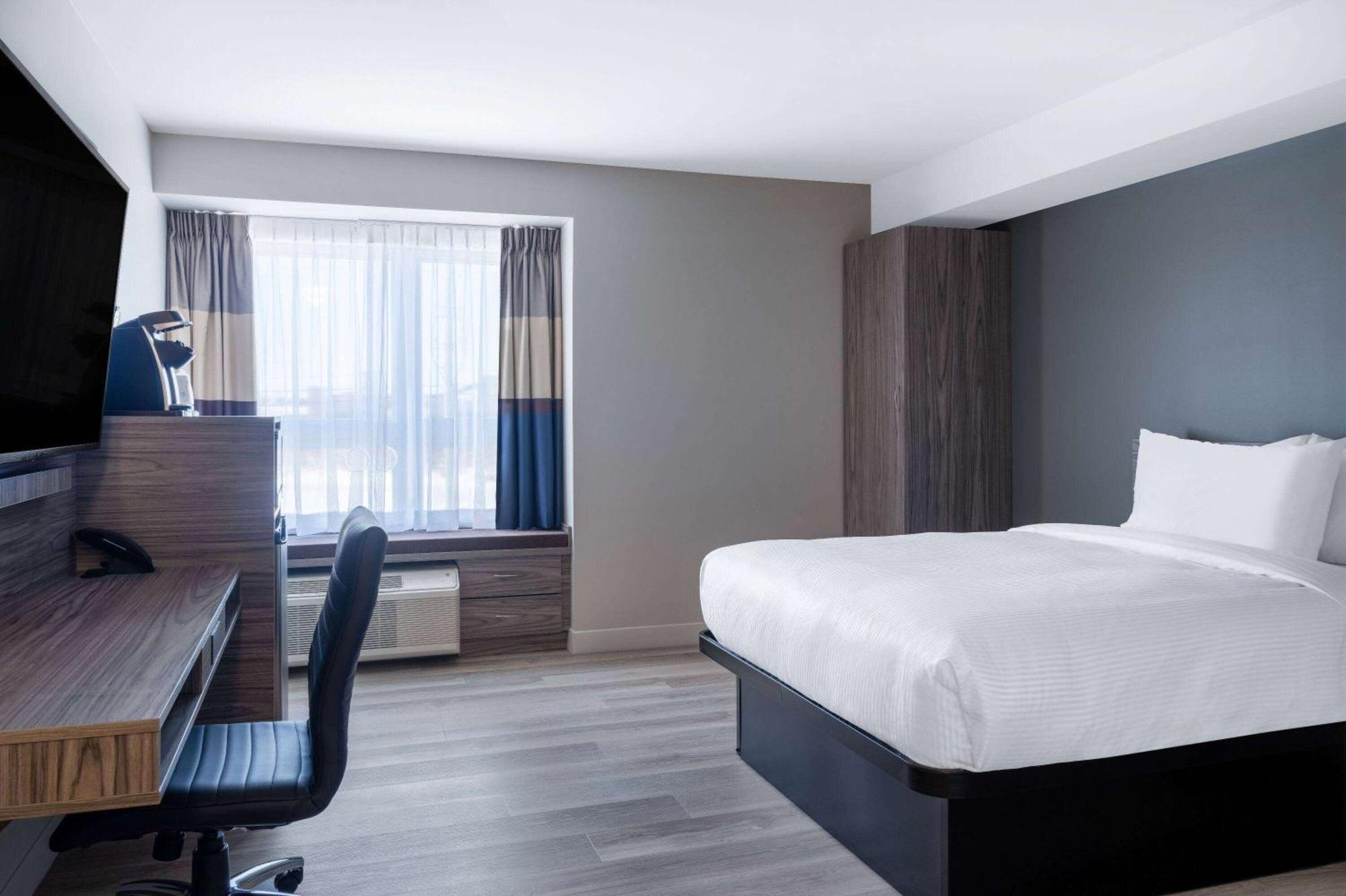 Microtel Inn & Suites By Wyndham Kanata Ottawa West Buitenkant foto