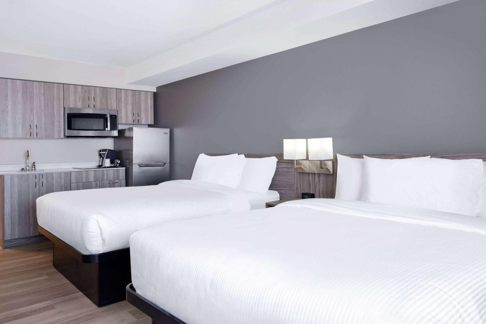 Microtel Inn & Suites By Wyndham Kanata Ottawa West Buitenkant foto