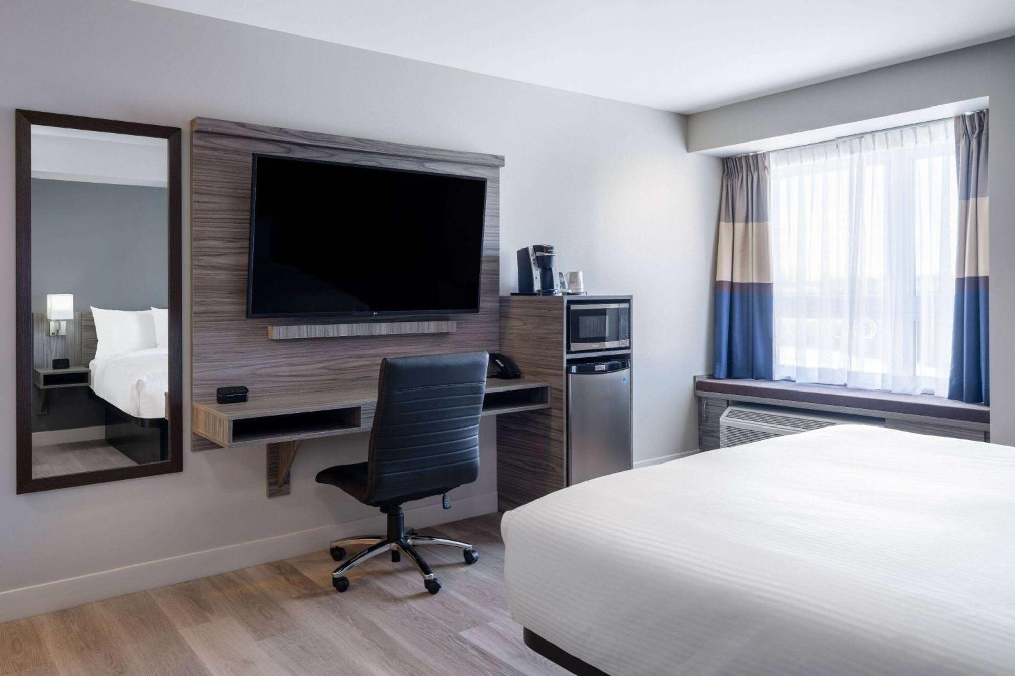Microtel Inn & Suites By Wyndham Kanata Ottawa West Buitenkant foto