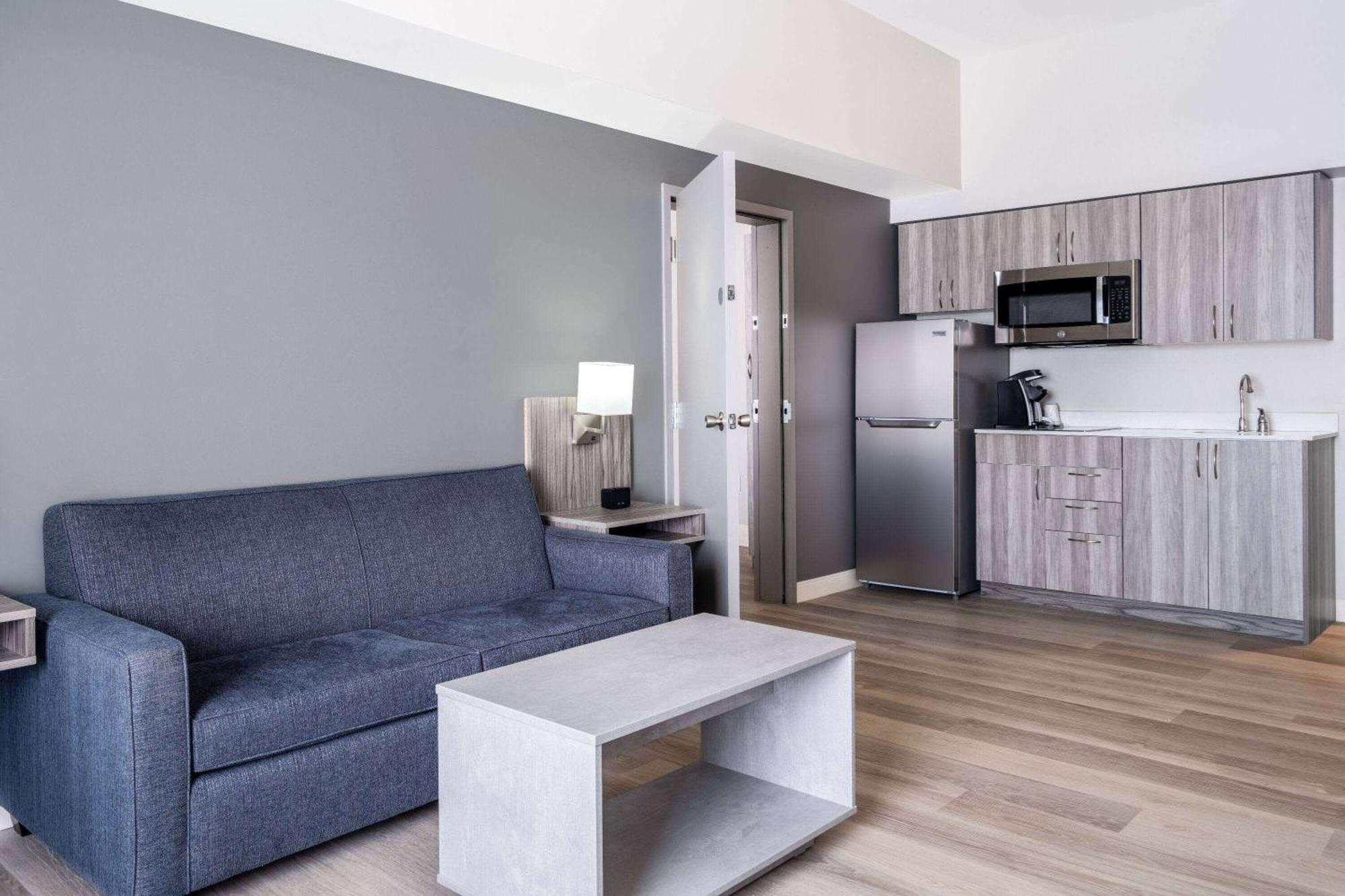 Microtel Inn & Suites By Wyndham Kanata Ottawa West Buitenkant foto