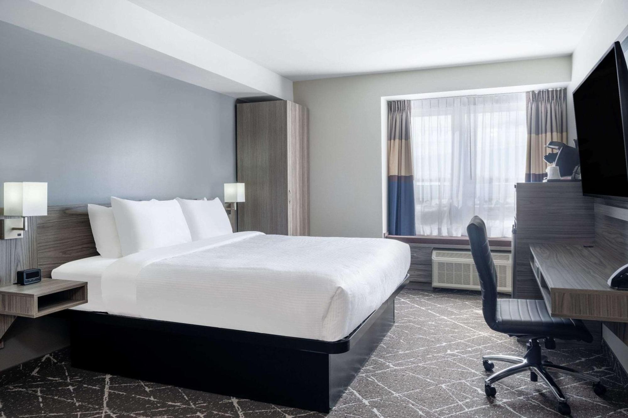 Microtel Inn & Suites By Wyndham Kanata Ottawa West Buitenkant foto